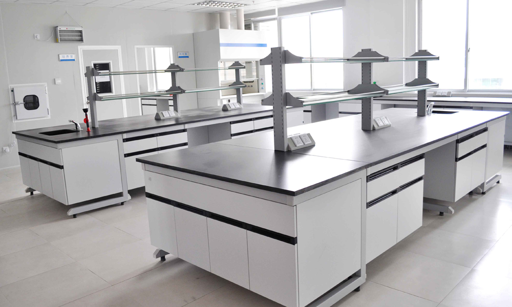 ʵ��̨��̨������Щ���ֱ����������Щ��