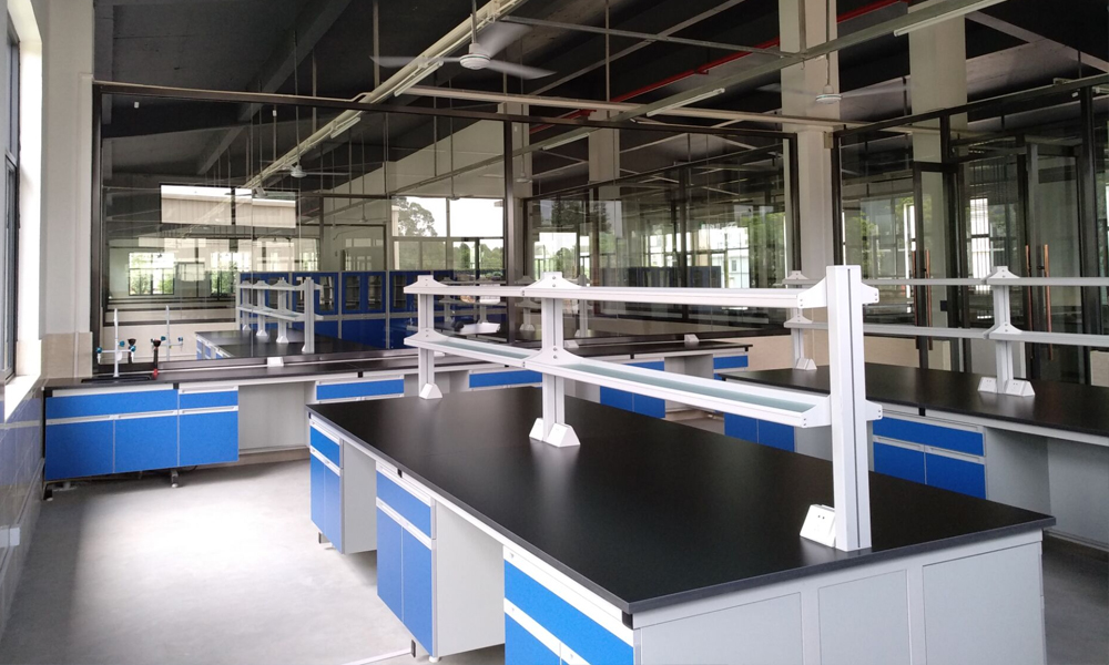 ʵ�������ʦ���飺����ʵ�������װ����ƣ�